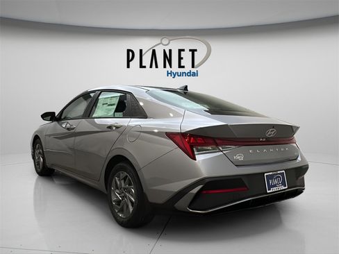 New 2026 Hyundai Elantra Blue image 6
