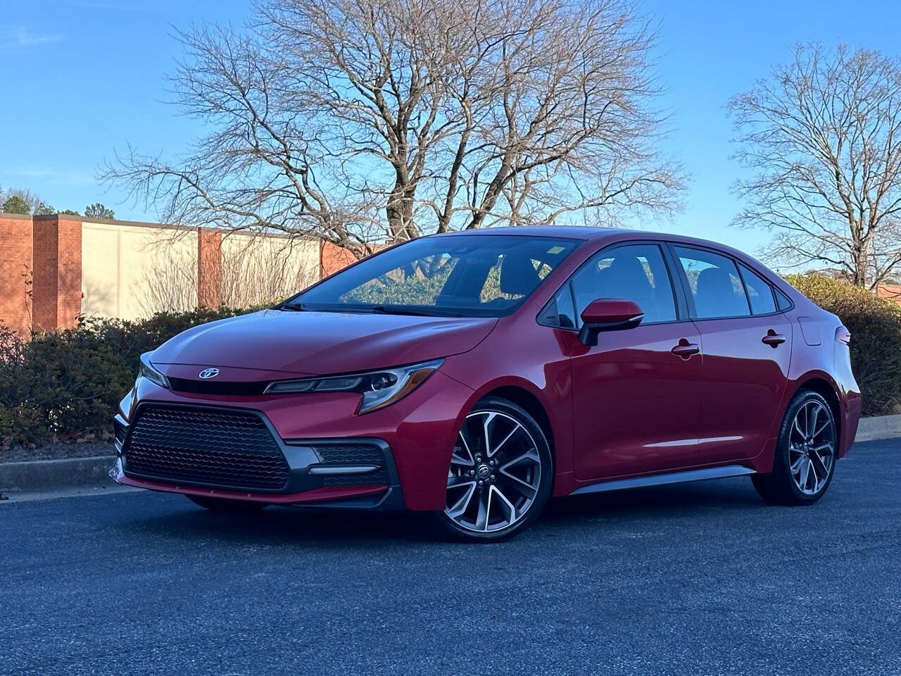 Used 2020 Toyota Corolla SE FWD image 1