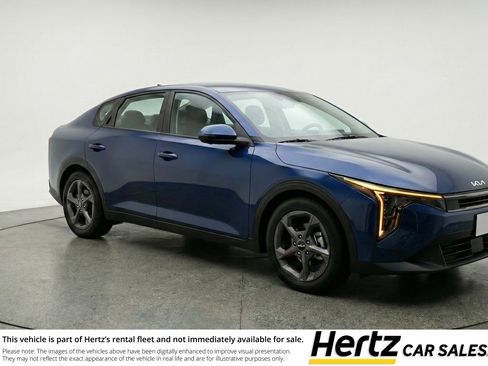 Used 2025 Kia K4 LXS image 1