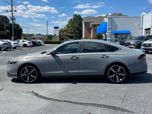 Used 2025 Honda Accord Sport image 4
