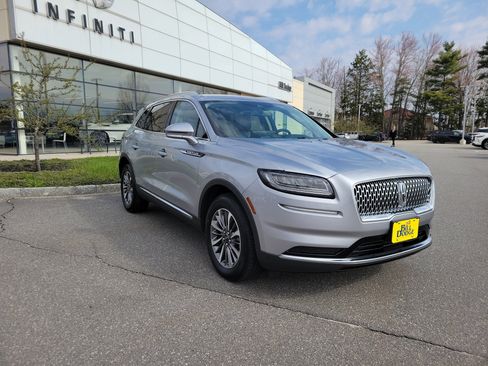 Used 2023 Lincoln Nautilus AWD w/ Premium Package image 9