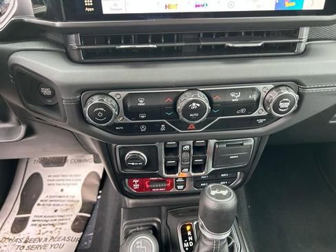 New 2025 Jeep Wrangler Unlimited Rubicon AWD/4WD image 19