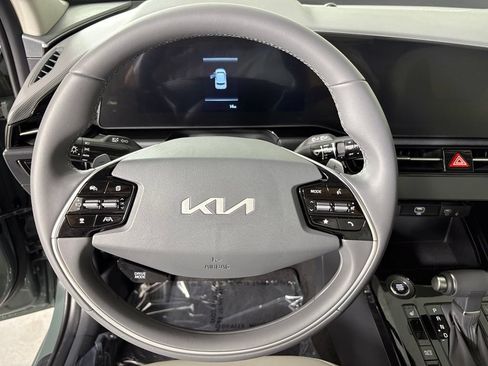 New 2026 Kia Niro EX FWD image 23