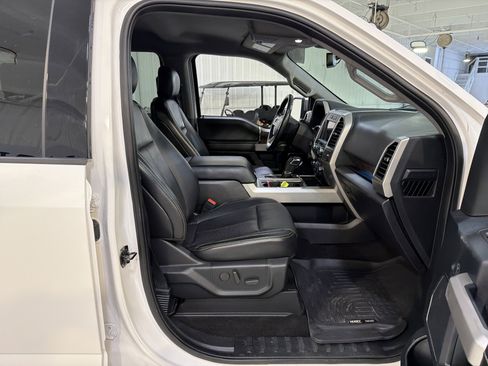 Used 2019 Ford F150 Lariat image 13
