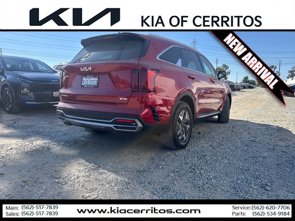 Certified 2023 Kia Sorento EX FWD image 5
