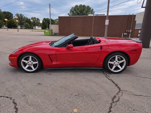 Used 2006 Chevrolet Corvette Convertible w/ Preferred Equipment Group RWD image 36