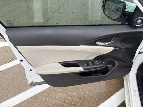 Used 2019 Honda Insight Touring image 12