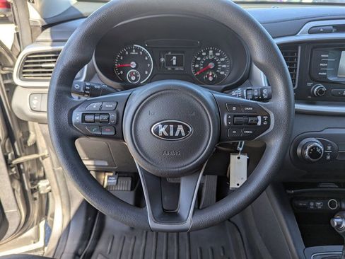 Used 2016 Kia Sorento LX image 25