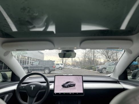 Used 2022 Tesla Model 3 Long Range image 7