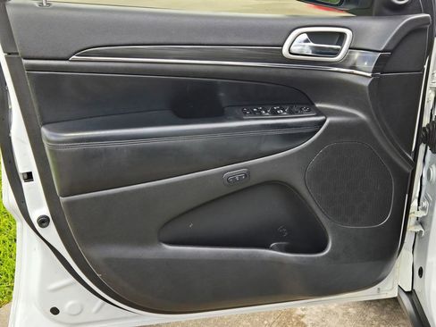 Used 2021 Jeep Grand Cherokee Limited AWD/4WD image 14