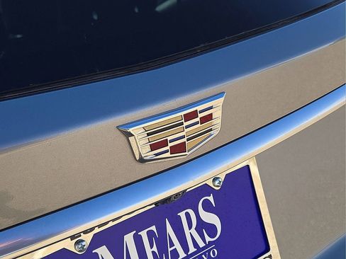 Used 2024 Cadillac XT6 Premium Luxury image 12