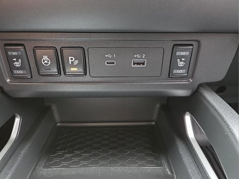 Used 2024 Nissan Frontier SV w/ SV Convenience Package RWD image 20