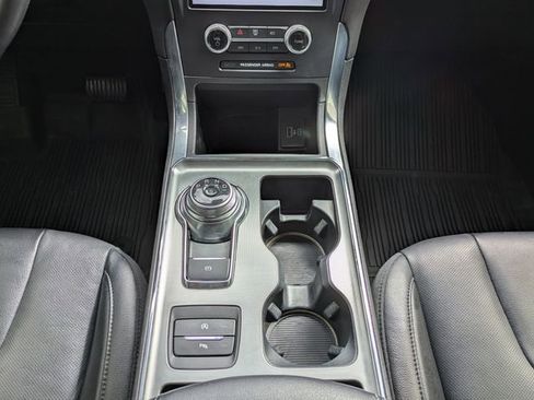 Used 2022 Ford Edge Titanium w/ Equipment Group 301A image 19