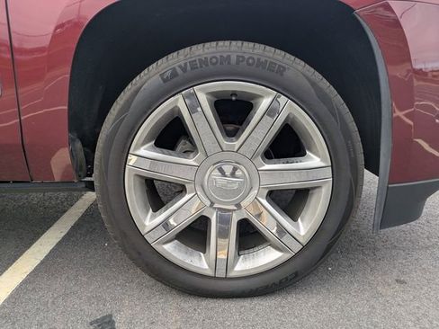 Used 2018 Cadillac Escalade Premium Luxury image 11