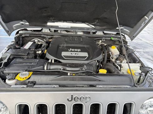 Used 2017 Jeep Wrangler Unlimited Sahara image 25