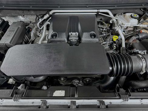 Used 2024 GMC Canyon Denali image 29