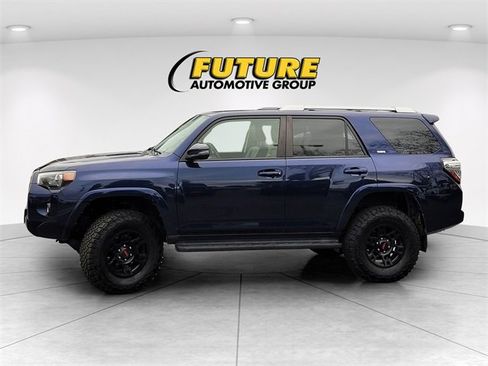 Used 2017 Toyota 4Runner SR5 image 8
