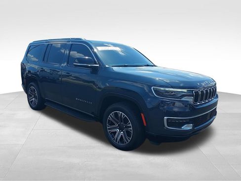 Used 2023 Jeep Wagoneer 4WD w/ Premium Group I image 2
