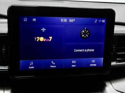 Certified 2022 Ford Explorer XLT w/ Equipment Group 202A image 3