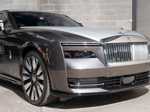 Used 2024 Rolls-Royce Spectre w/ Spectre Launch Package AWD/4WD image 37