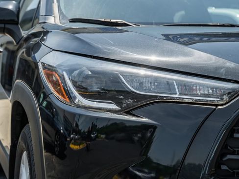 Used 2022 Toyota Corolla Cross LE AWD/4WD image 11