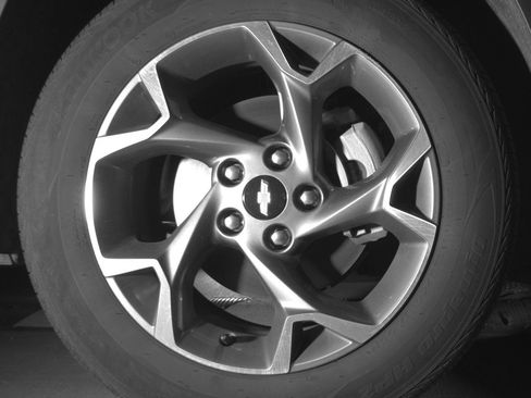 Used 2025 Chevrolet Trax LT FWD image 13