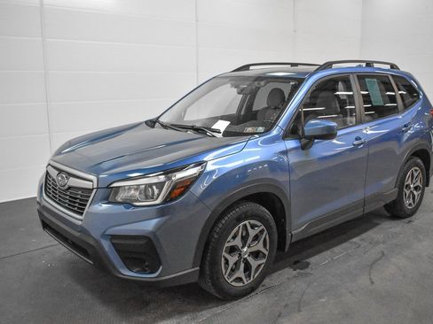 Used 2020 Subaru Forester Premium image 3