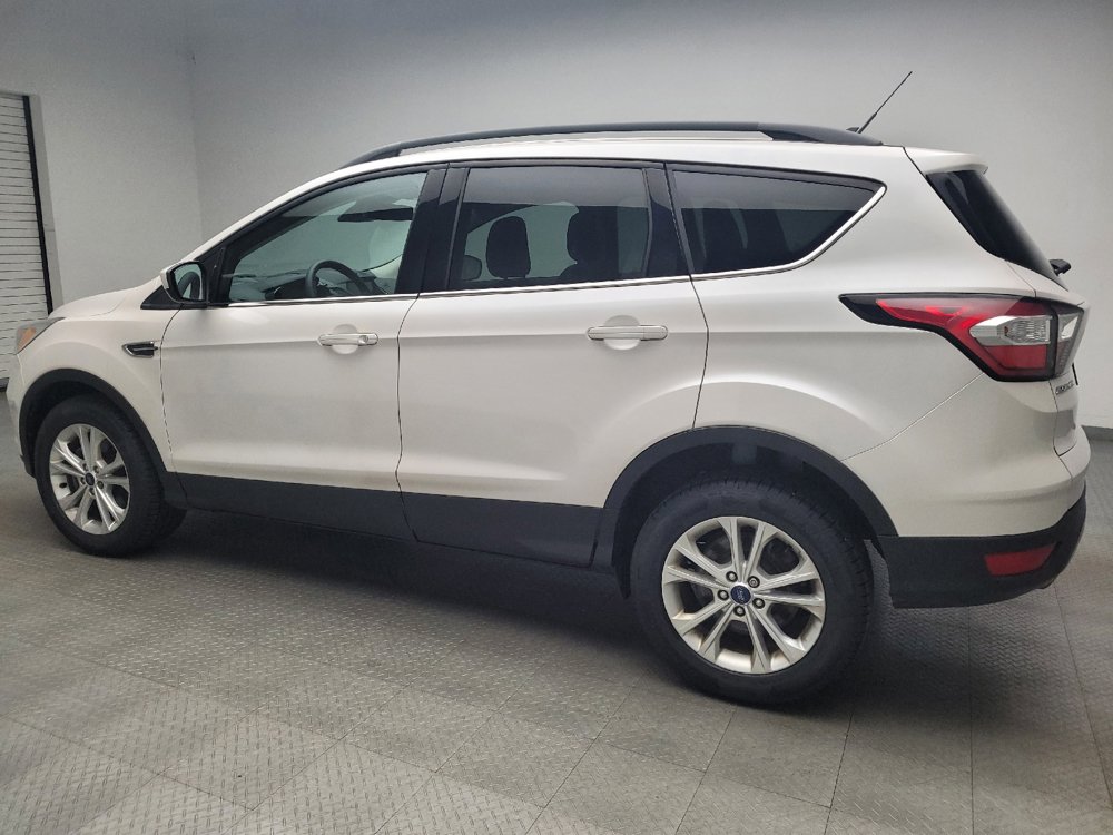 Used 2018 Ford Escape SE w/ Ford Safe & Smart Package AWD/4WD image 3