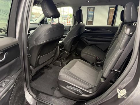 Used 2023 Jeep Grand Cherokee L Laredo w/ Luxury Tech Group I AWD/4WD image 16