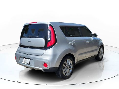 Used 2017 Kia Soul + w/ Primo Package FWD image 6