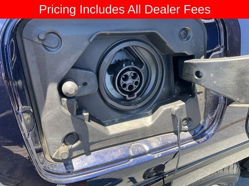 Used 2025 Toyota RAV4 XSE AWD/4WD image 20