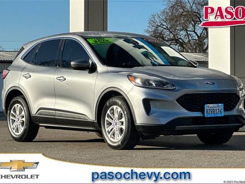 Used 2021 Ford Escape SE image 1