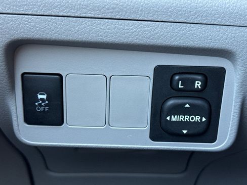 Used 2012 Toyota Corolla image 28