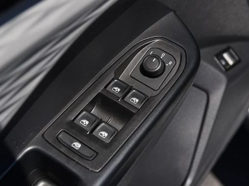 Certified 2023 Volkswagen Taos S FWD image 8