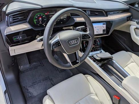 Used 2024 Audi Q8 e-tron Prestige image 10