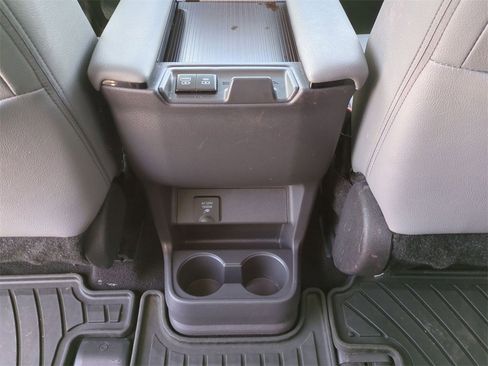 Certified 2024 Toyota Sienna XLE w/ XLE Plus Package image 20