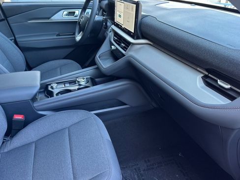 New 2026 Ford Explorer Active RWD image 18