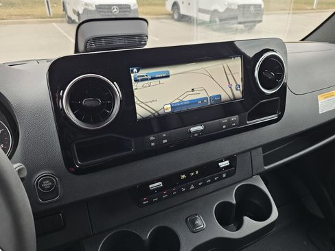 New 2025 Mercedes-Benz Sprinter 2500 image 28