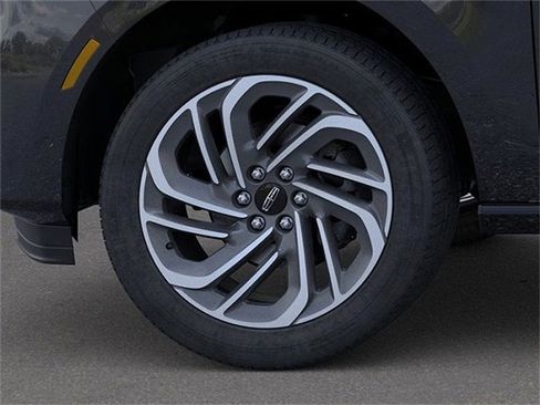 New 2025 Lincoln Navigator L Reserve AWD/4WD image 19