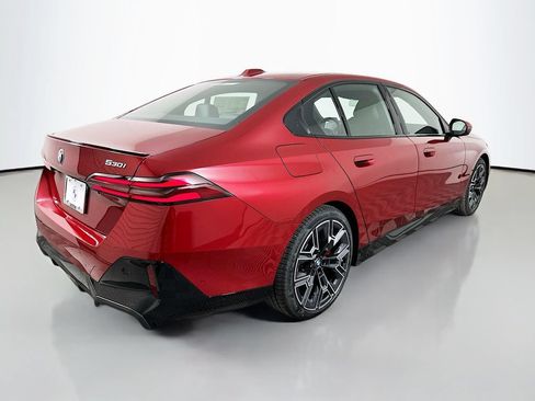 Used 2027 BMW 530i w/ M Sport Package RWD image 5
