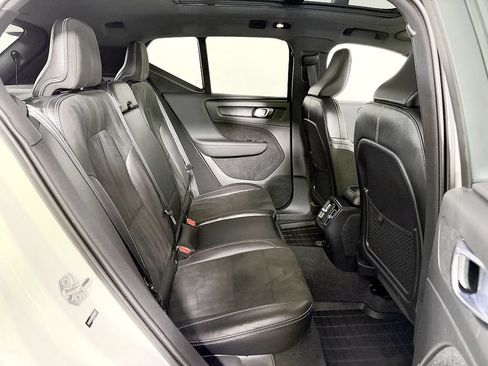 Used 2021 Volvo XC40 P8 Recharge w/ Advanced Package AWD/4WD image 47