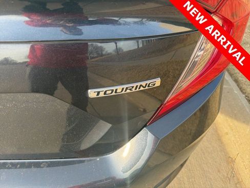 Used 2017 Honda Civic Touring image 5