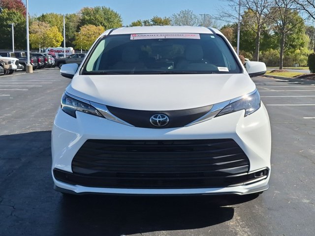 Certified 2026 Toyota Sienna LE AWD/4WD image 5