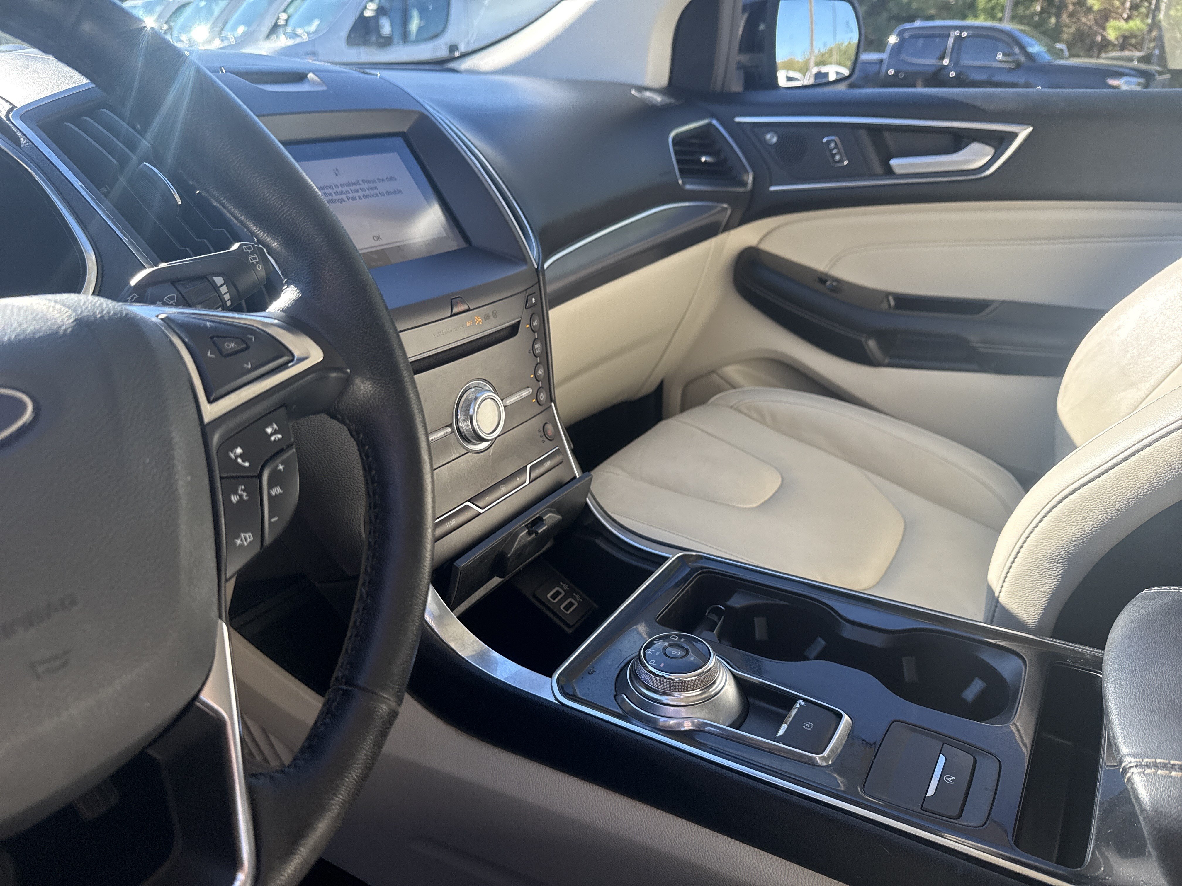 Used 2019 Ford Edge Titanium FWD image 28