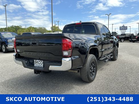 Used 2022 Toyota Tacoma SR5 image 10