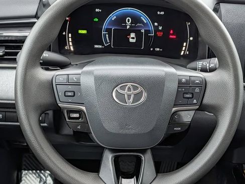 Used 2025 Toyota Camry LE FWD image 12
