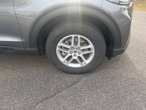 New 2026 Ford Explorer Active image 9