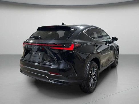 Used 2022 Lexus NX 250 image 3