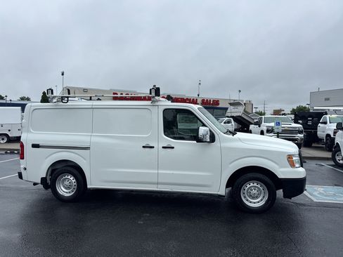 Used 2016 Nissan NV 2500 S w/ Power Package RWD image 2