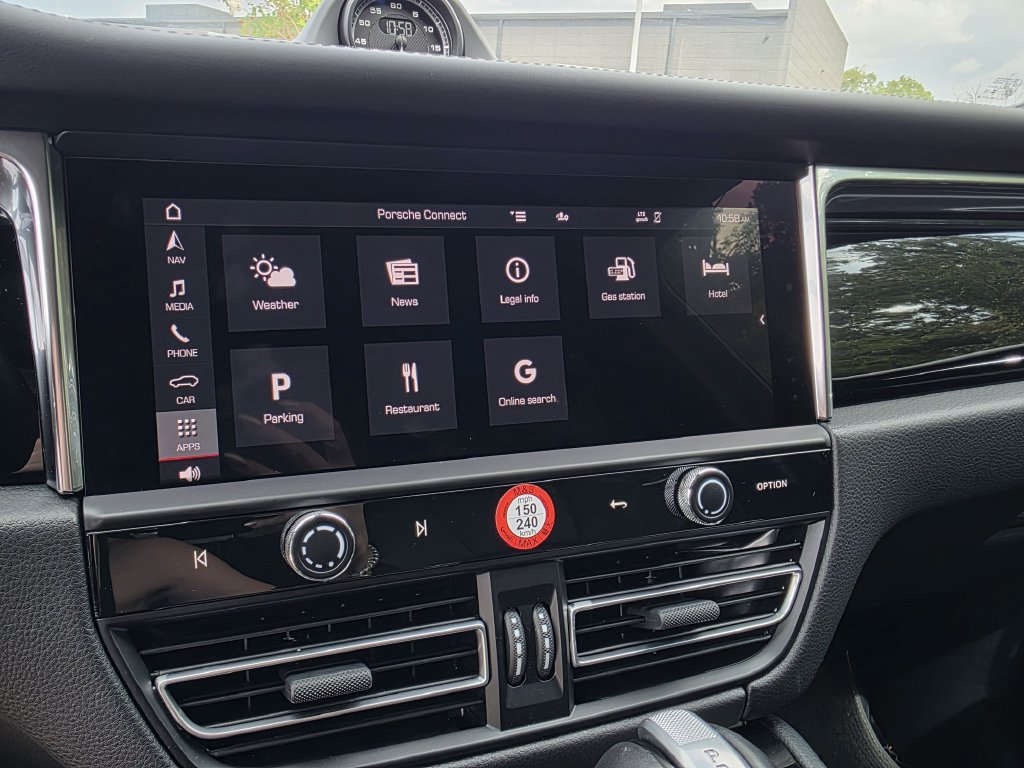 Certified 2026 Porsche Macan AWD/4WD image 18